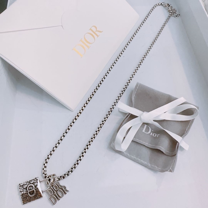 chr1st1an D10r necklaces